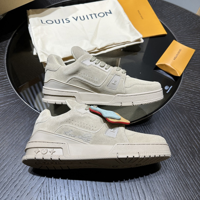 L0VT SNEAKER
