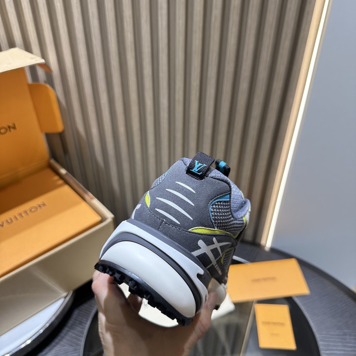 L0VT SNEAKER