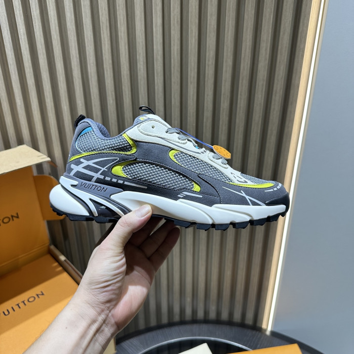 L0VT SNEAKER