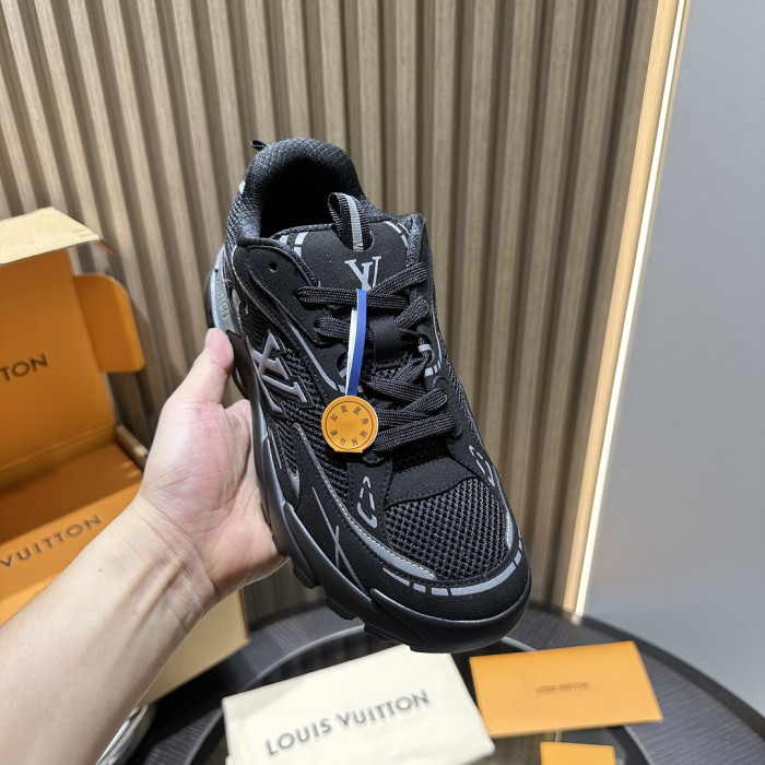 L0VT SNEAKER