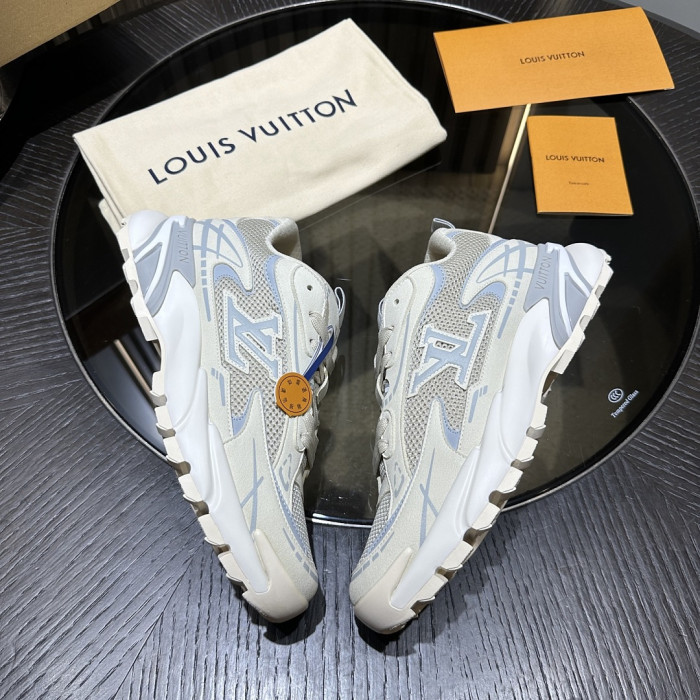 L0VT SNEAKER
