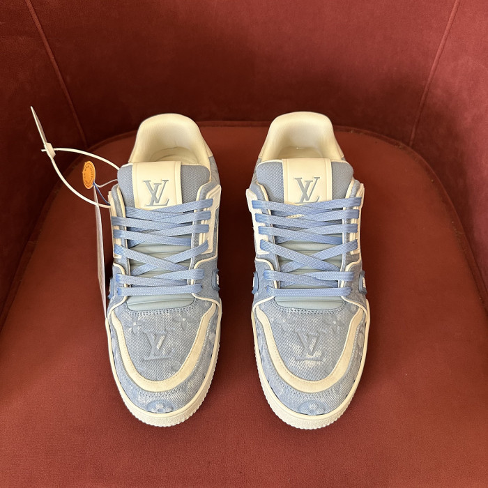 L0VT SNEAKER