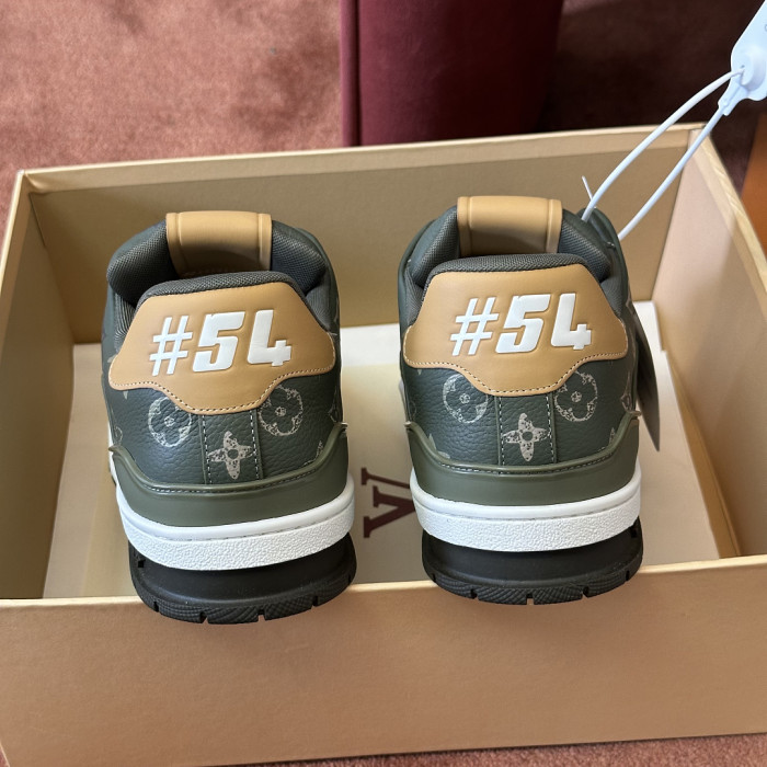 L0VT SNEAKER
