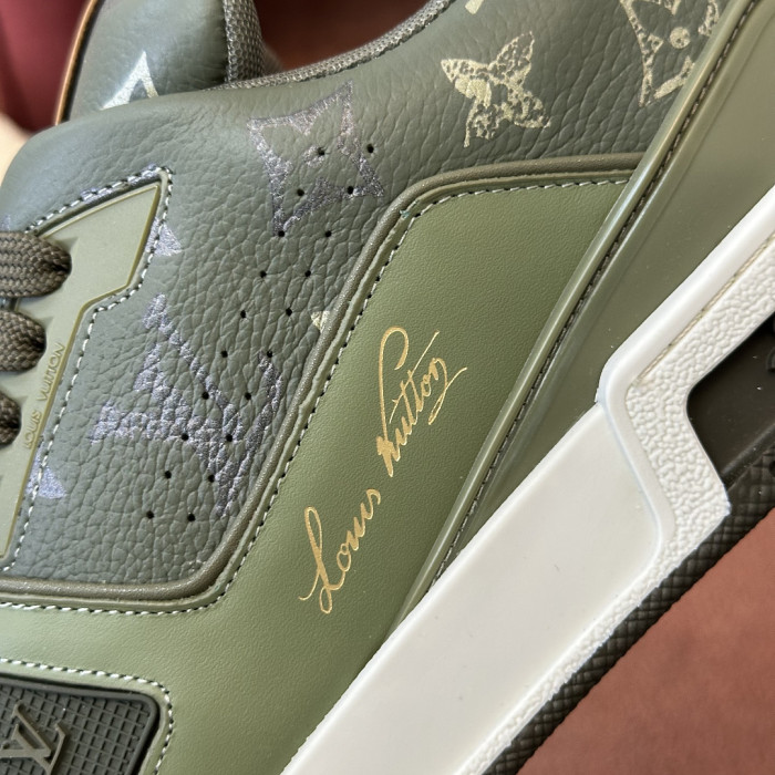 L0VT SNEAKER