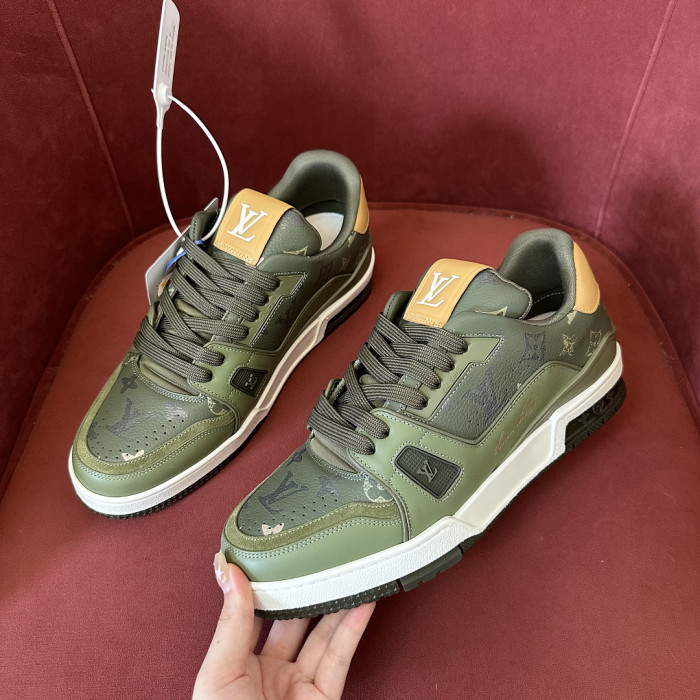 L0VT SNEAKER