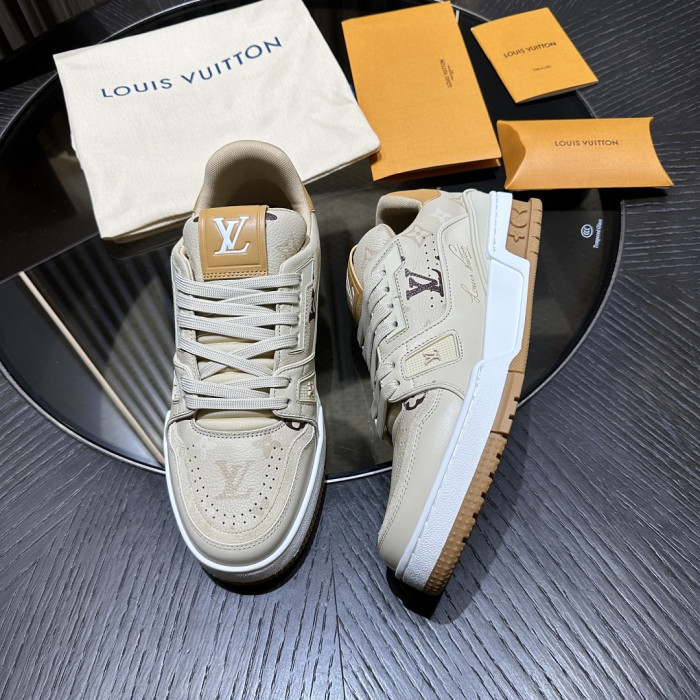 L0VT SNEAKER