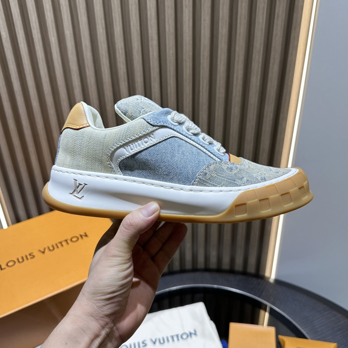 L0VT SNEAKER