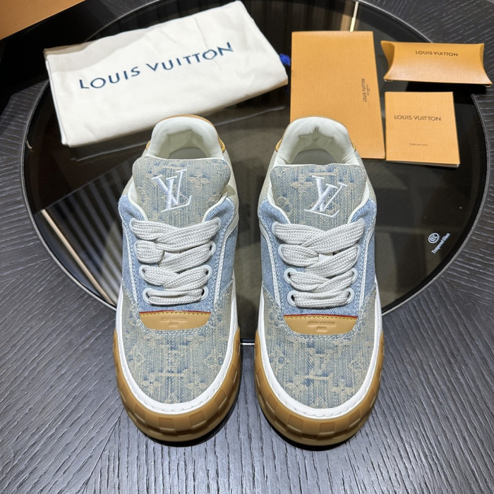 L0VT SNEAKER