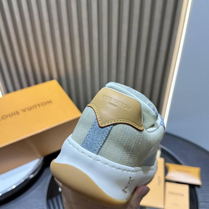 L0VT SNEAKER