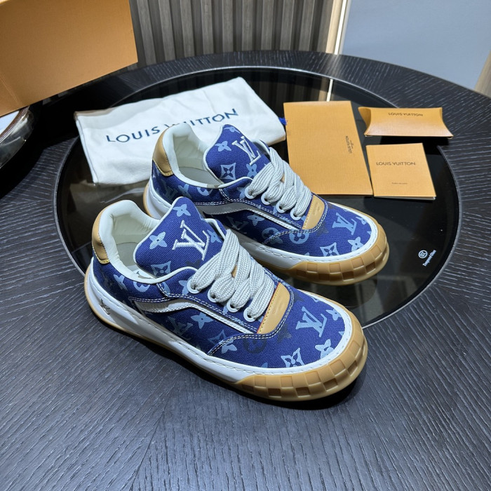 L0VT SNEAKER