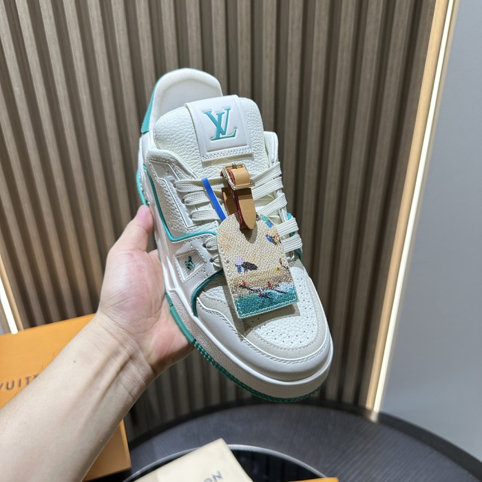 L0VT SNEAKER