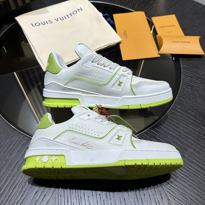 L0VT SNEAKER