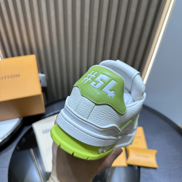 L0VT SNEAKER