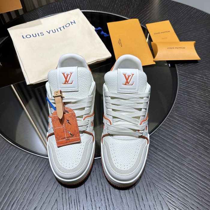L0VT SNEAKER