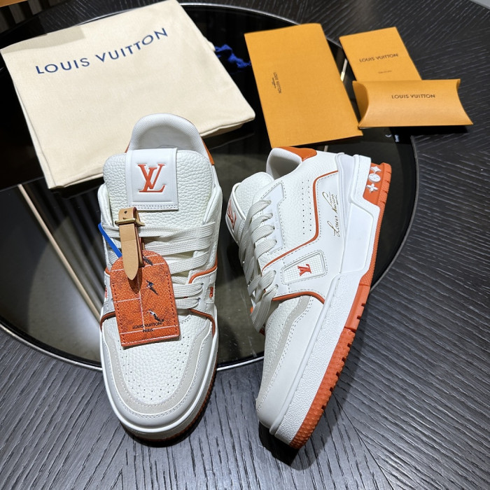 L0VT SNEAKER