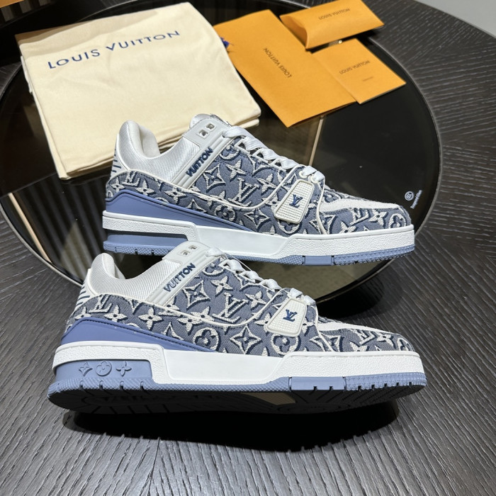 L0VT SNEAKER