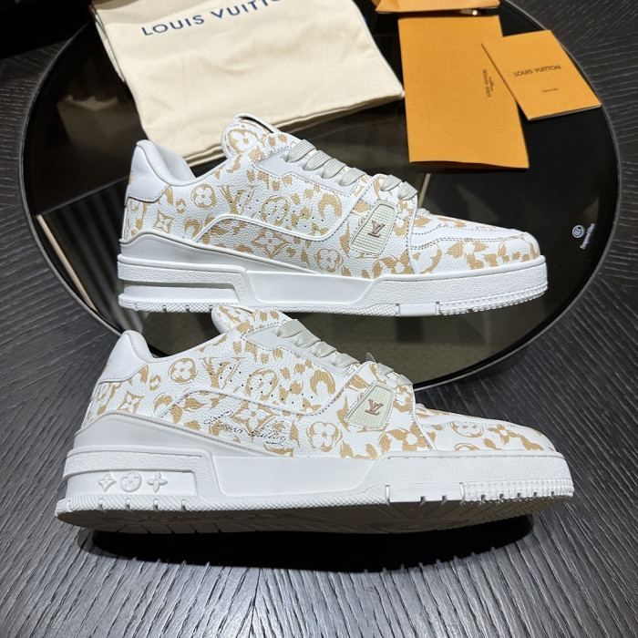 L0VT SNEAKER