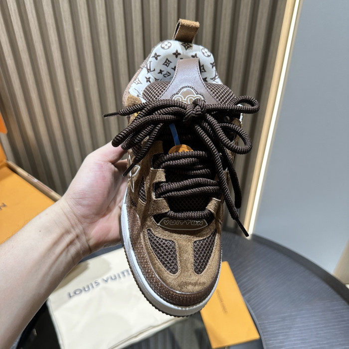 L0VT SNEAKER