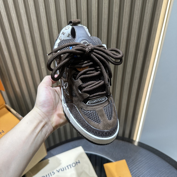L0VT SNEAKER