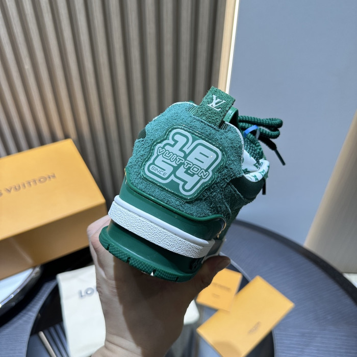 L0VT SNEAKER