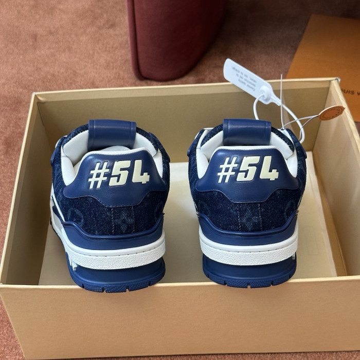 L0VT SNEAKER