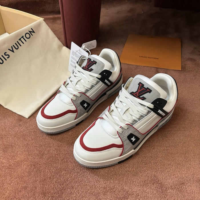 L0VT SNEAKER