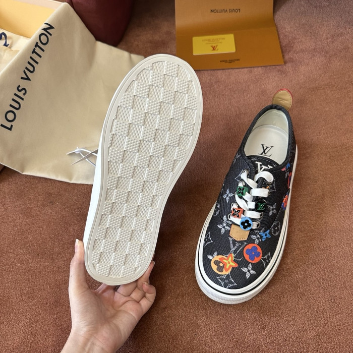 L0VT SNEAKER