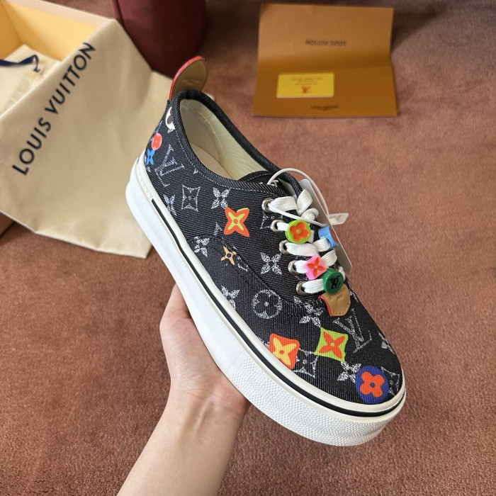 L0VT SNEAKER