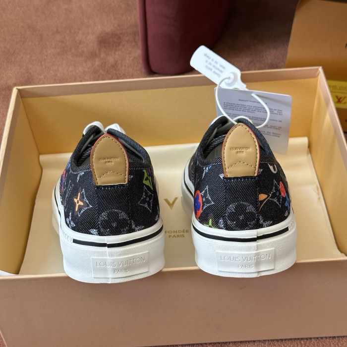 L0VT SNEAKER