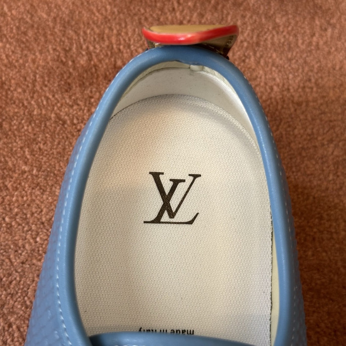 L0VT SNEAKER