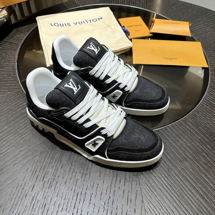 L0VT SNEAKER