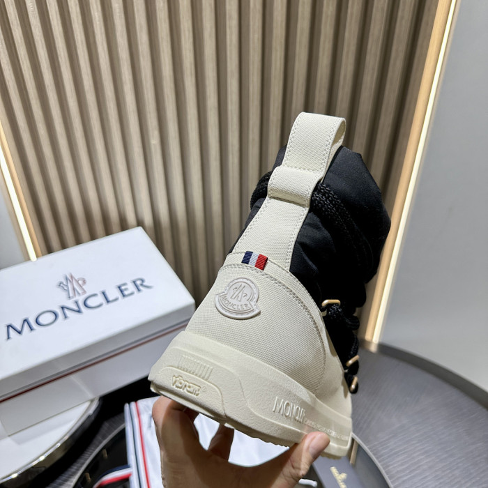 M0nc1e boots