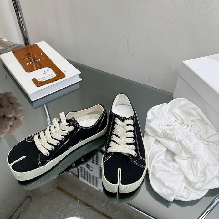 MA1S0N MARG1E1A SNEAKER