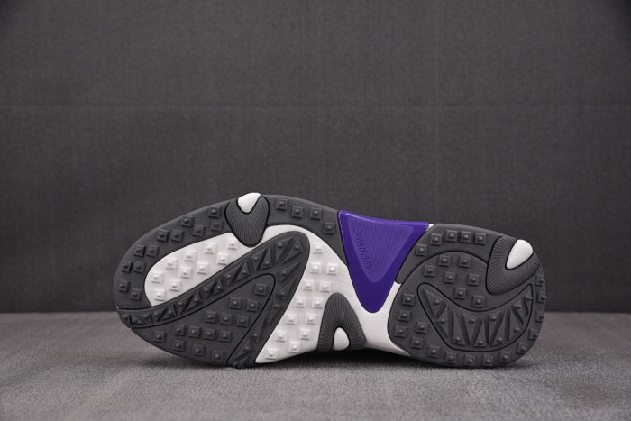 OFW SNEAKER