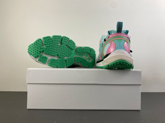 OFW SNEAKER