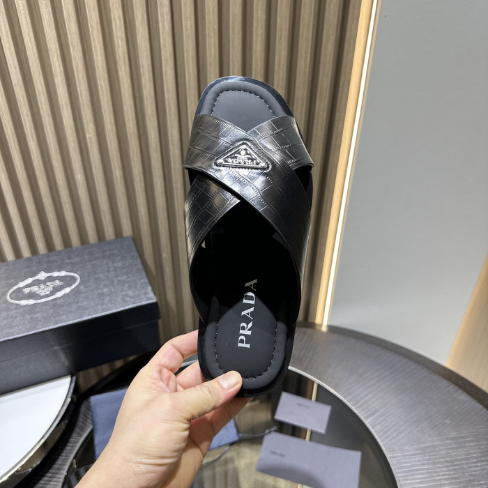 P SANDAL