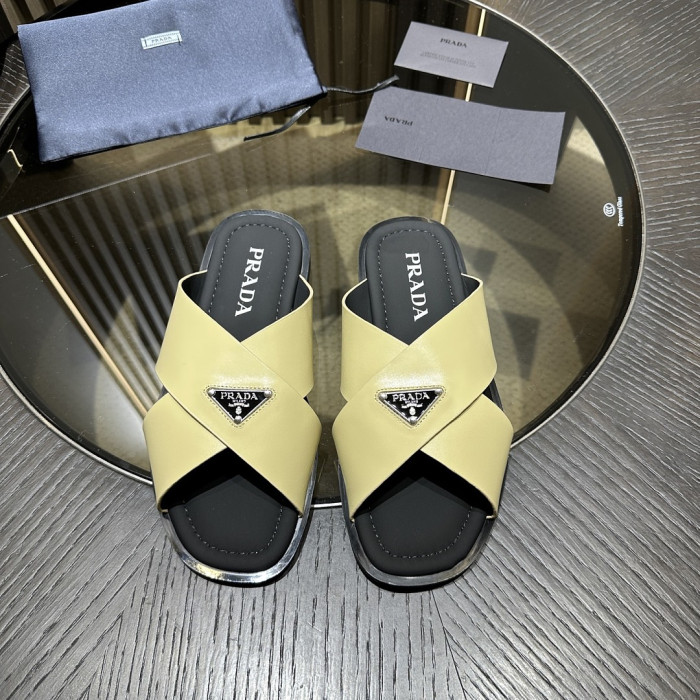P SANDAL