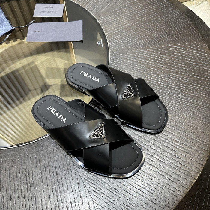P SANDAL
