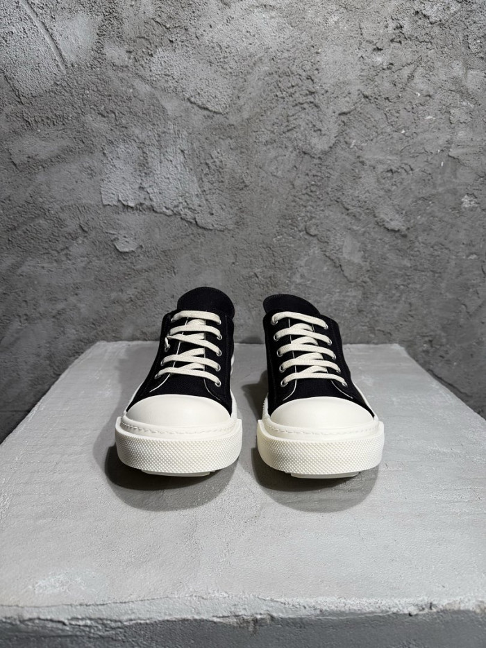 R1CK OWEN& (canvas)