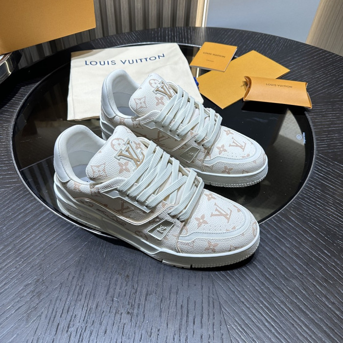 L0VT SNEAKER